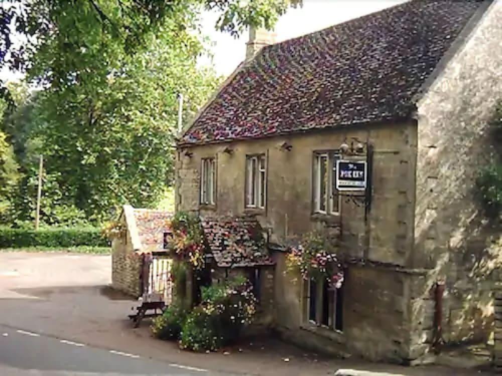 The Fox At Barrington